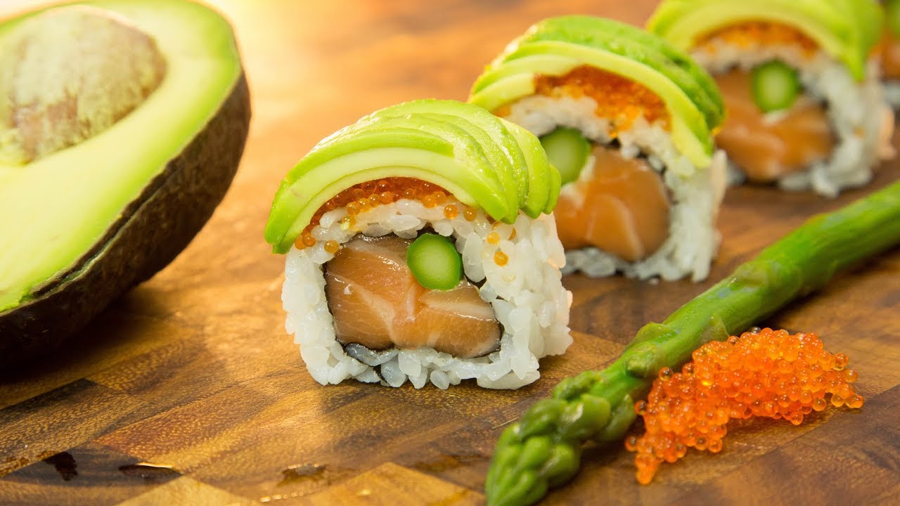 Salmon roll dengan avocado